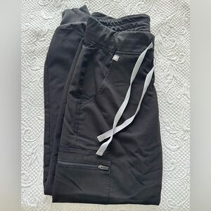 Figs Women's Black Jogger Scrubs